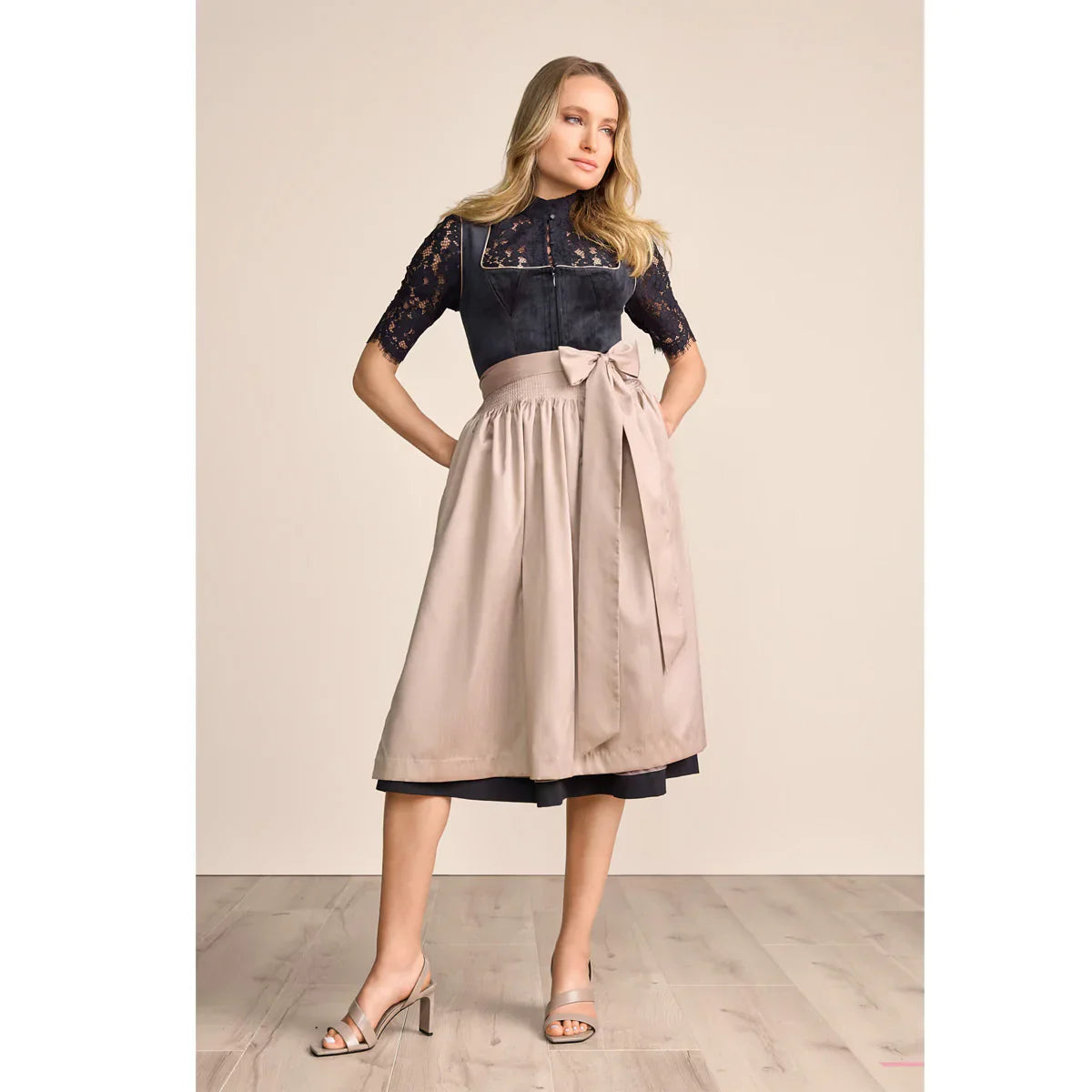 Dirndl Schwarz - Elegant und Zeitlos