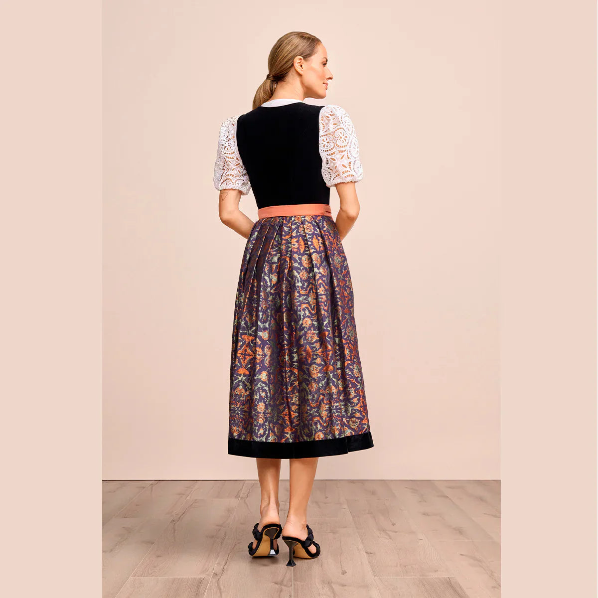 Krüger Dirndl Lila Rock | Romantisches lila Dirndl Krüger