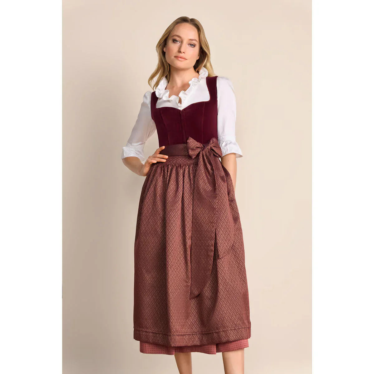 Krüger Dirndl Samt – festlicher Look für die Wiesn