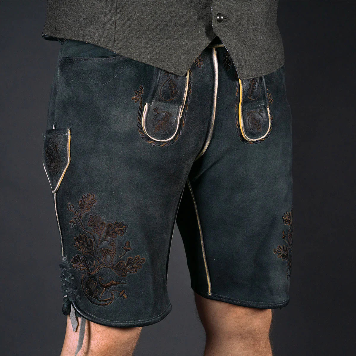 Schwarze Herren Lederhose 🖤 Elegante Tracht für Herren