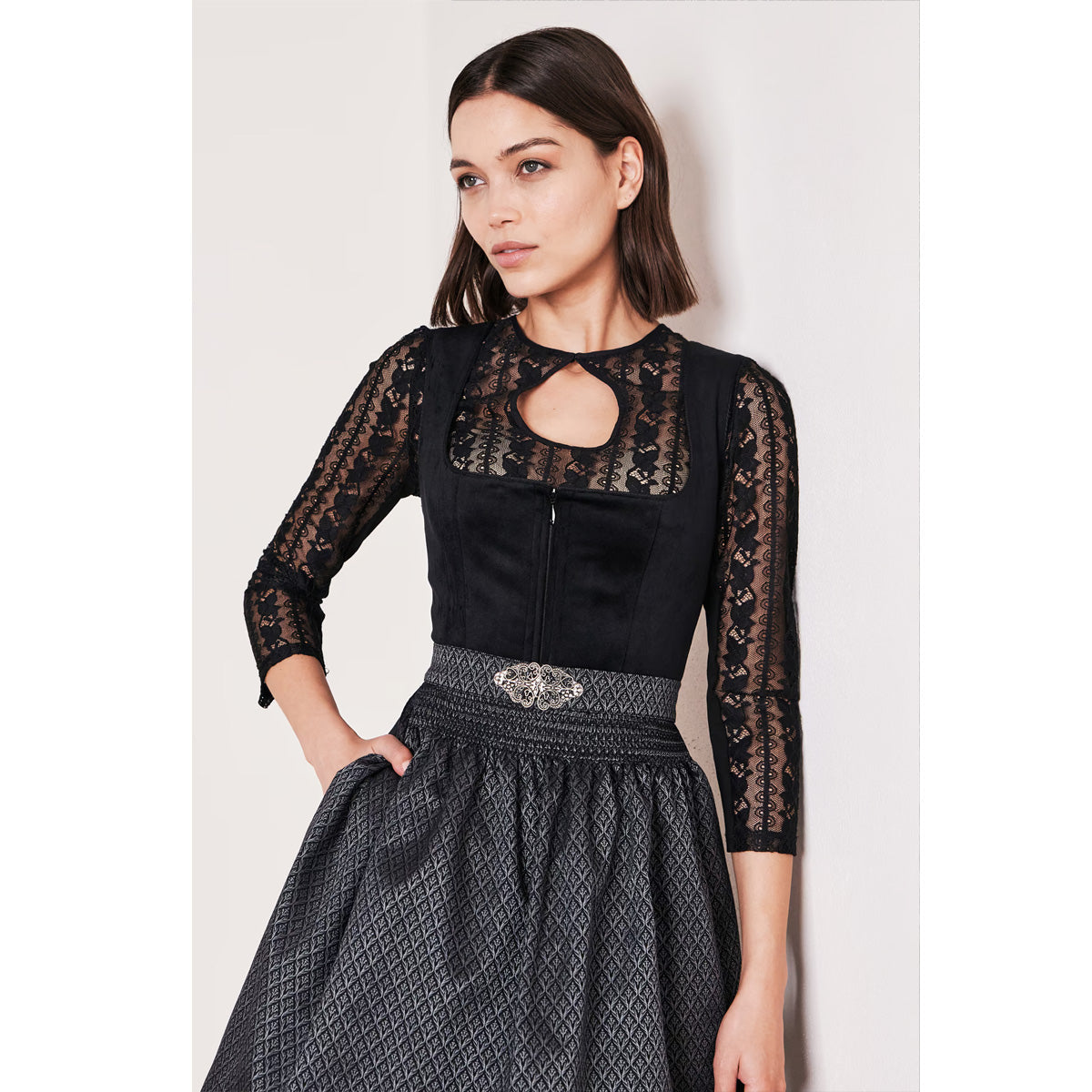 Dirndl mit Samt 💖 Elegant und Zeitlos