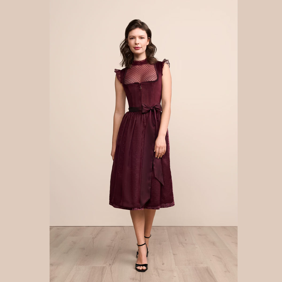 Trachtenkleid 70 cm stilvoll und feminin