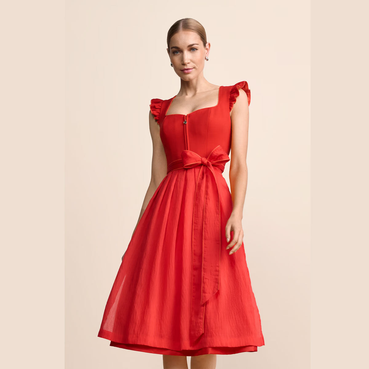 Krüger Dirndl Rot mit Herz Ausschnitt, Flügelärmeln und Schleife, Elegant und Feminin