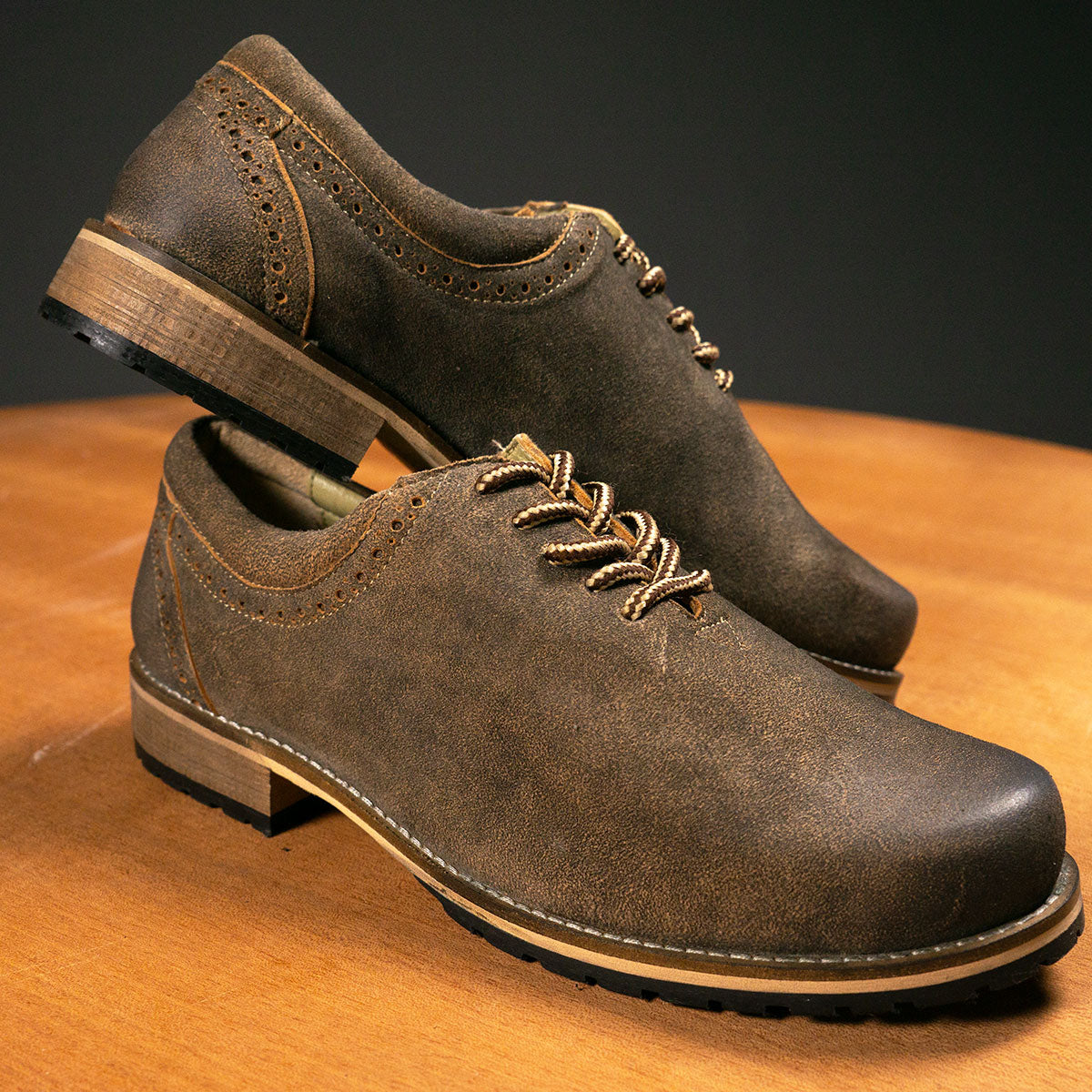 Trachtenschuhe Herren - Finde deinen passenden Schuh zur Lederhose. Haferlschuh, Stiefel oder Sneaker