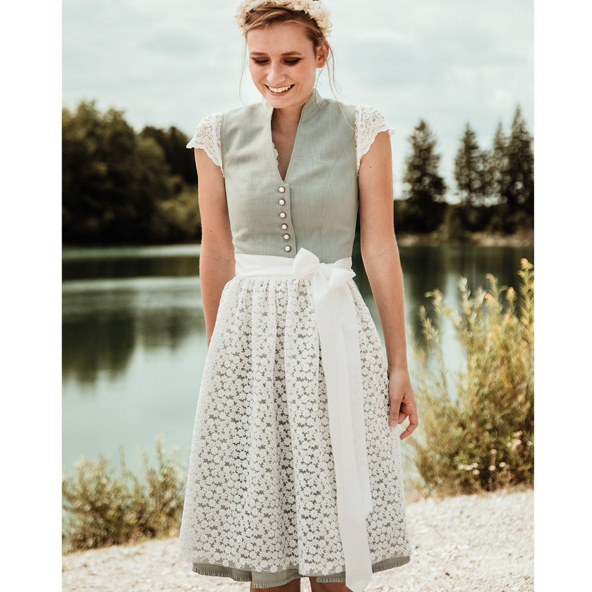 Alpenfee Dirndl Xara Mint Grün Hochgeschlossen 60cm - Datschi Trachten