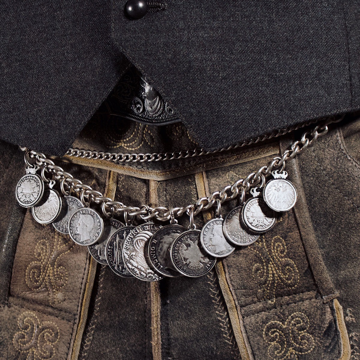 Datschi Trachten Charivari 2 Reihig 13 Münzen - Datschi Trachten