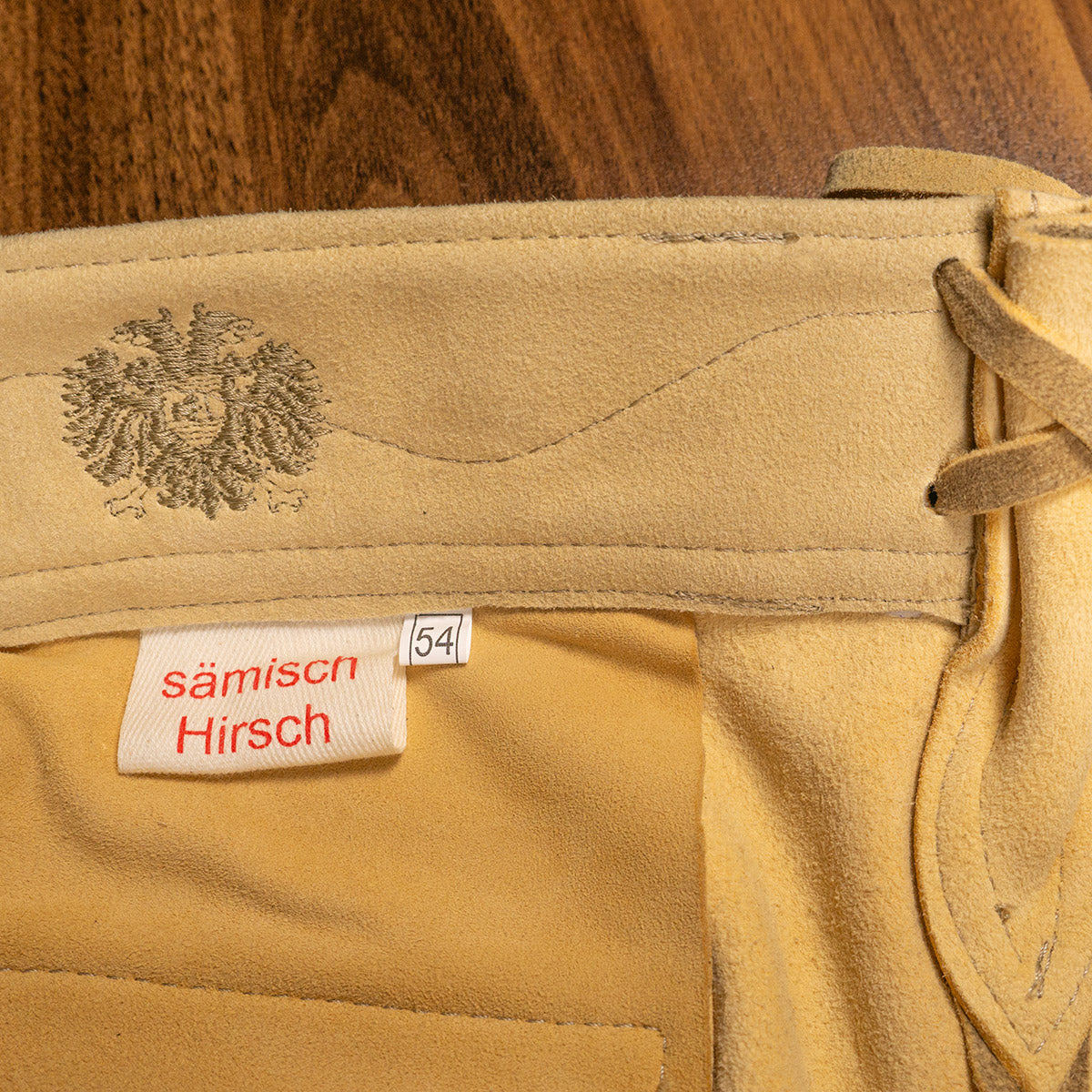 Datschi Trachten Hirsch Lederhose sämisch gegerbt - Wildleben - Datschi Trachten