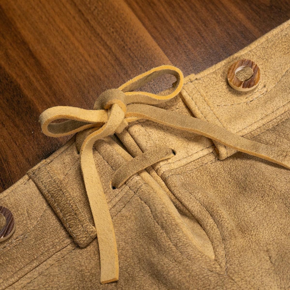 Datschi Trachten Hirsch Lederhose sämisch gegerbt - Wildleben - Datschi Trachten