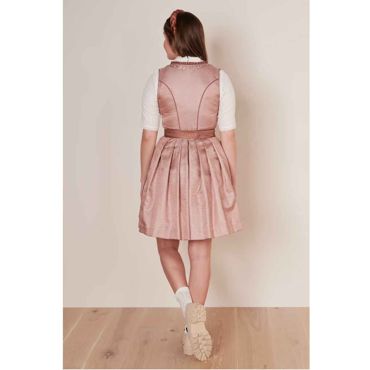 Krüger Dirndl Zafina Bronze Herz-Ausschnitt 50cm mit Beidseitige Eingriffstaschen im Rock, Borte und Elegant Design Dirndl Längentyp Mini (50-55cm)