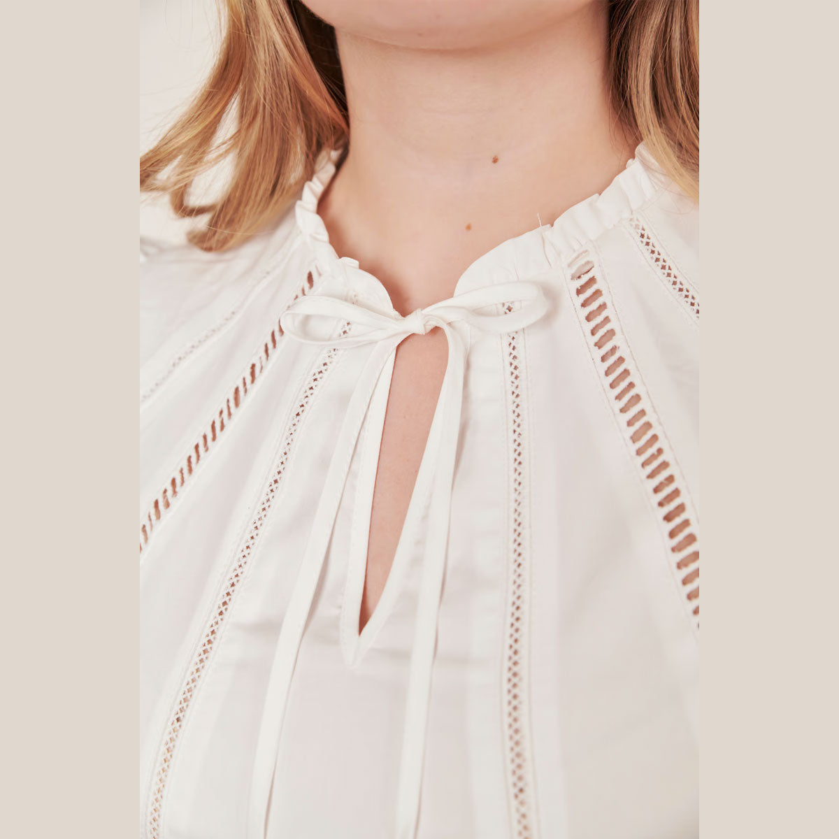 Krüger Dirndlbluse Efigenia Ecru Flügelarm