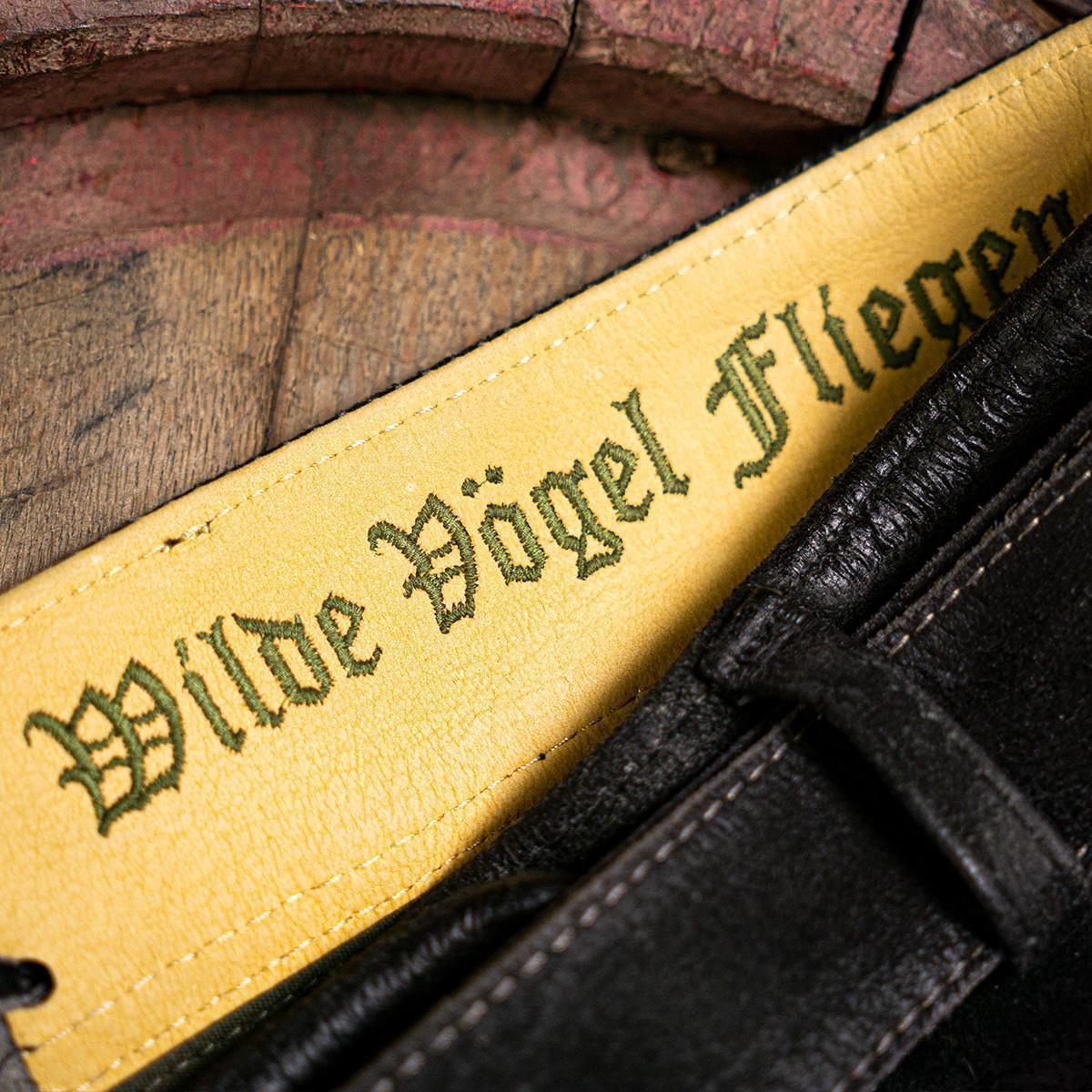 Himmel Arsch und Zwirn Lederhose Boandlkaspar Speckig Kohle Grau - Datschi Trachten