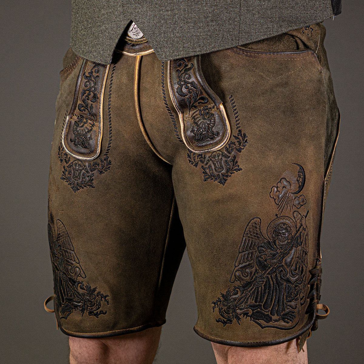 Himmel Arsch und Zwirn Lederhose St. Virtus Rustik Panther Schwarz - Datschi Trachten