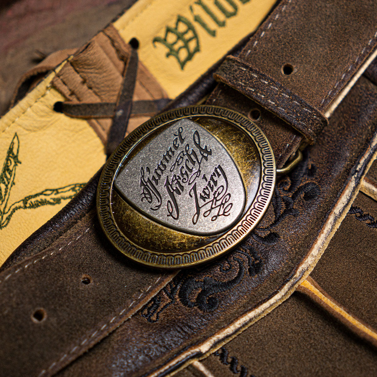 Himmel Arsch und Zwirn Lederhose St. Virtus Rustik Panther Schwarz - Datschi Trachten