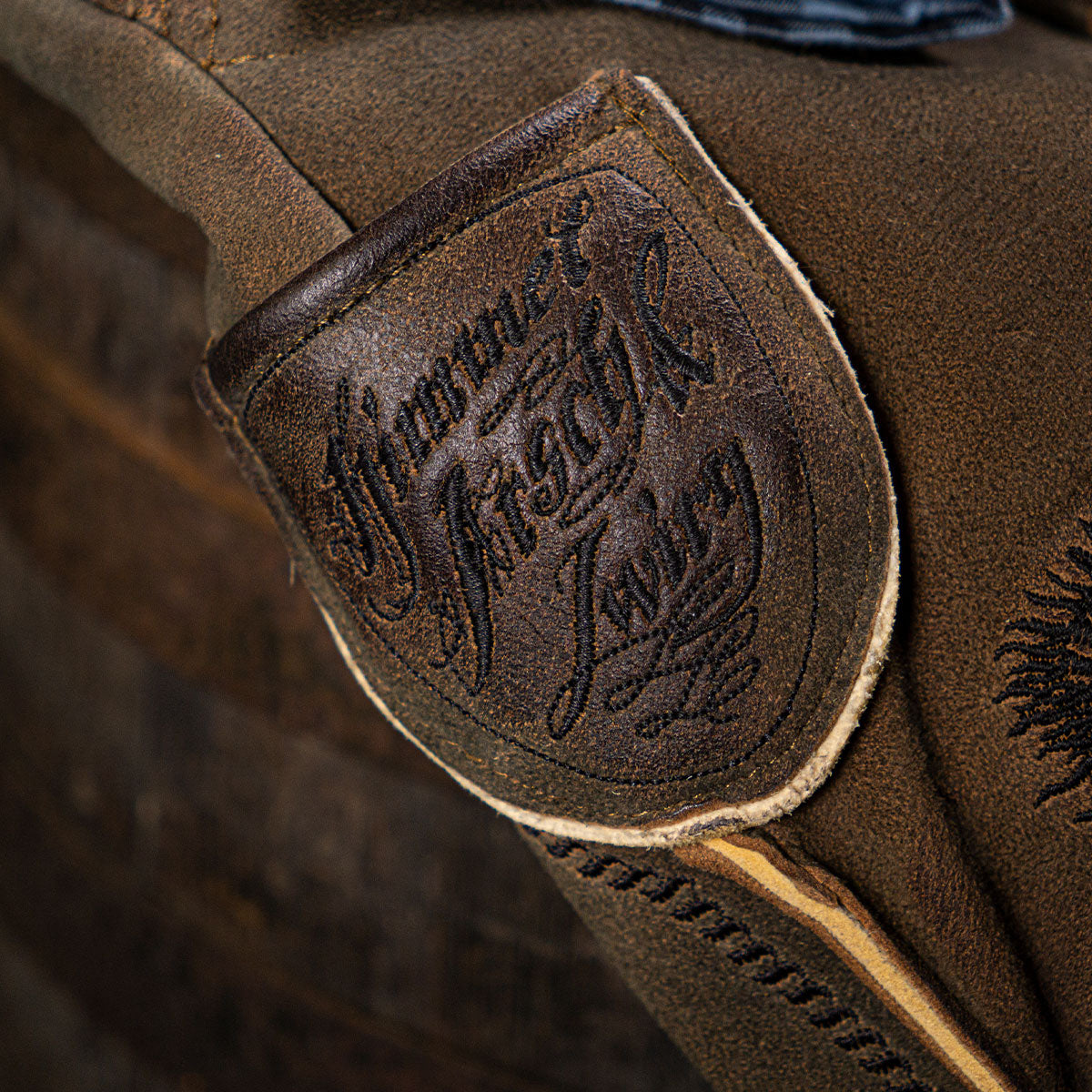 Himmel Arsch und Zwirn Lederhose St. Virtus Rustik Panther Schwarz - Datschi Trachten