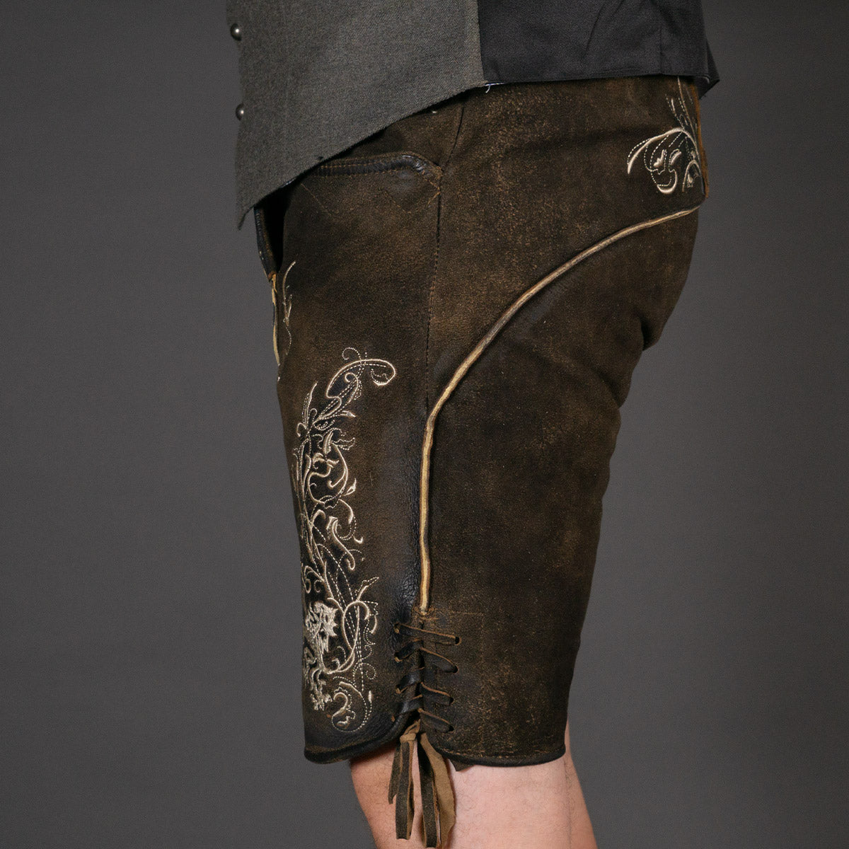 Himmel Arsch und Zwirn Lederhose Sonntagshose Rustik Tabak Champagne - Datschi Trachten