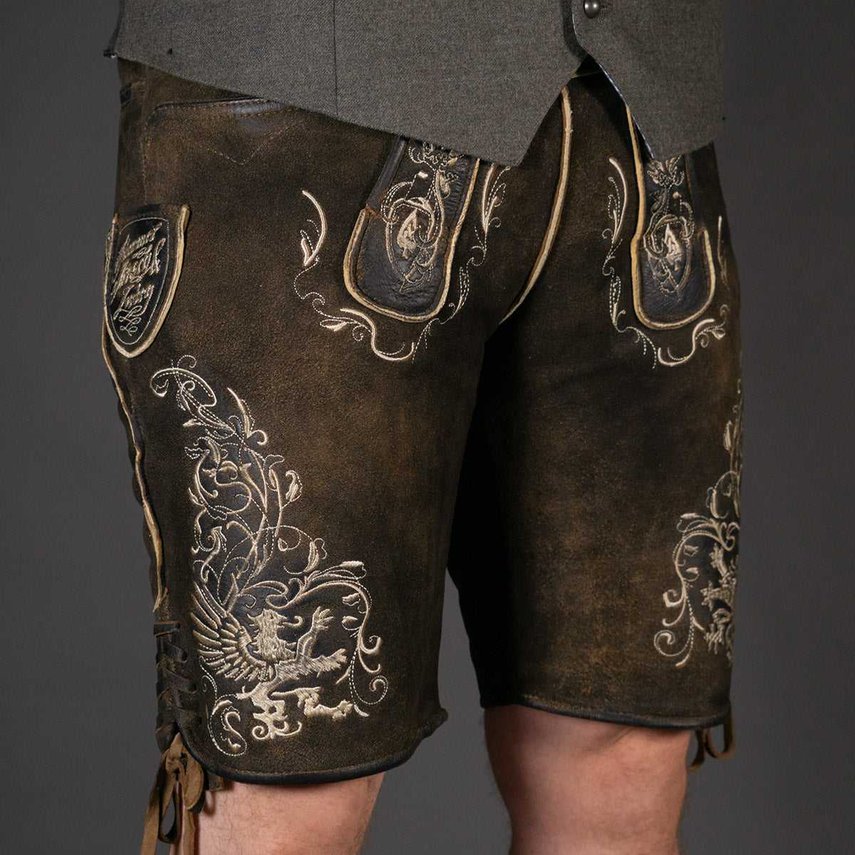 Himmel Arsch und Zwirn Lederhose Sonntagshose Rustik Tabak Champagne - Datschi Trachten