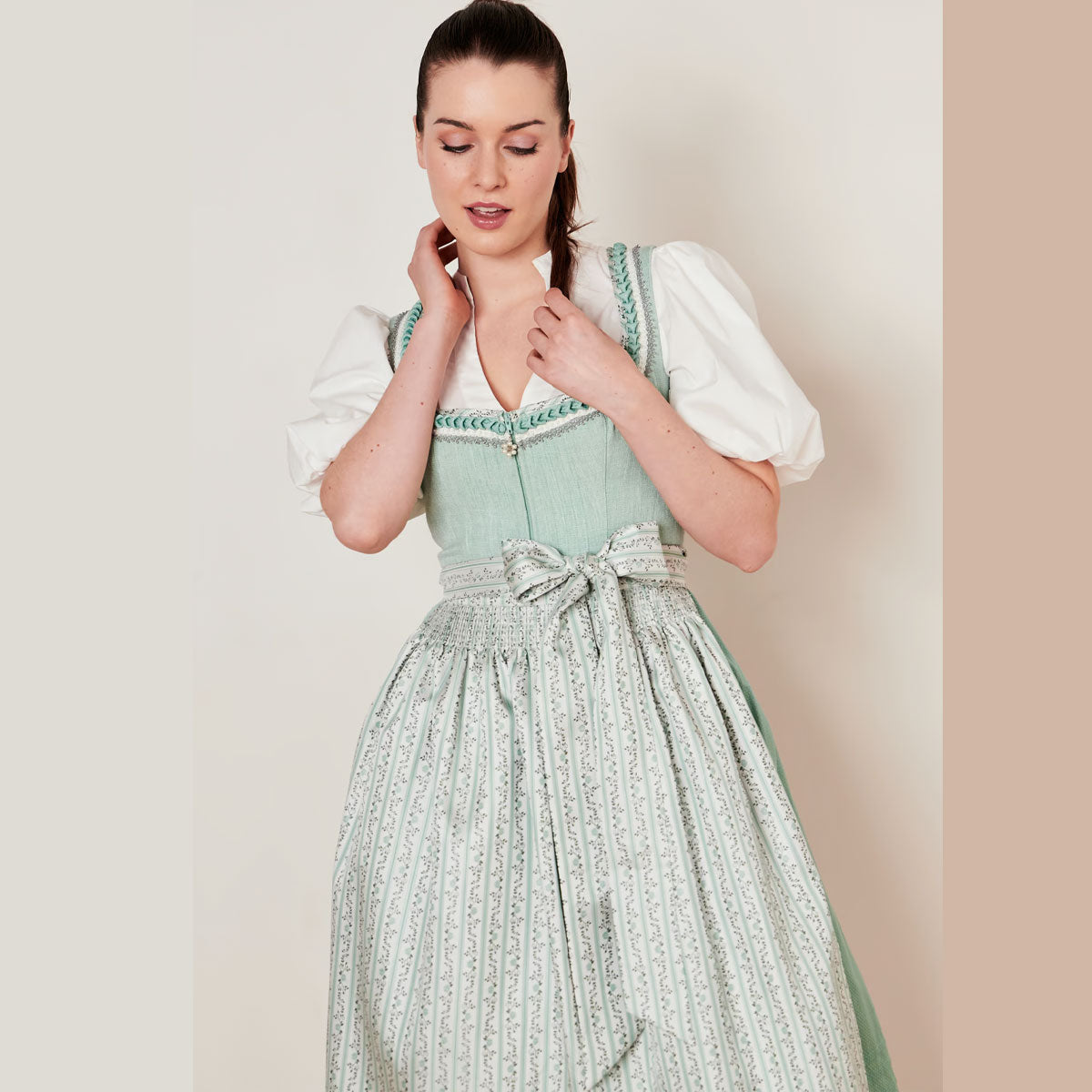 Krüger Dirndl Adribel Mintgrün Froschgoscherl 70cm