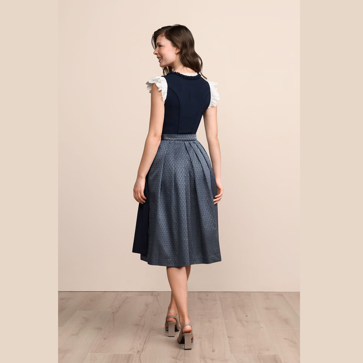 Krüger Dirndl Anica Blau Herz Ausschnitt 70cm - Datschi Trachten