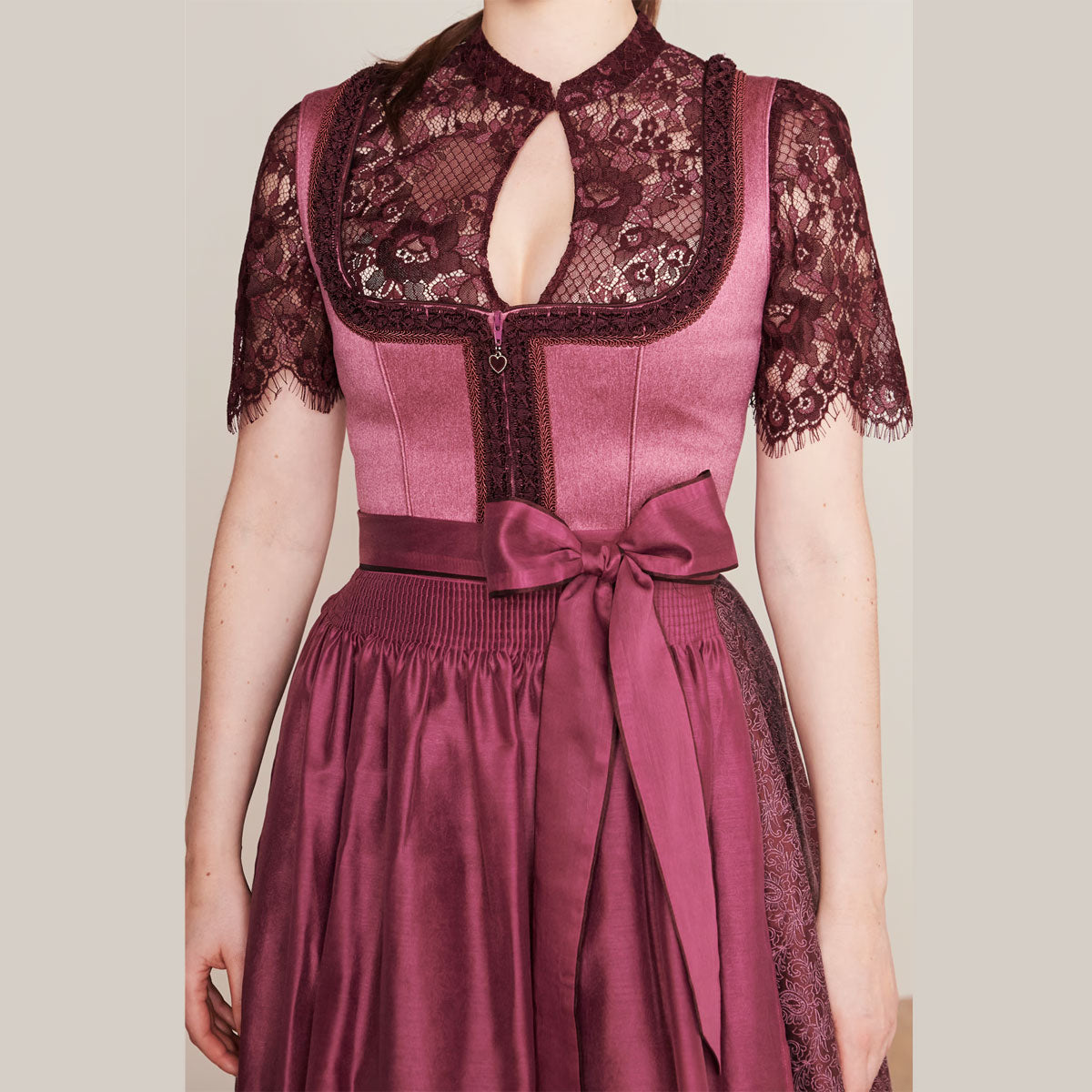 Krüger Dirndl Danila Pink mit Miederborte 70cm - Datschi Trachten