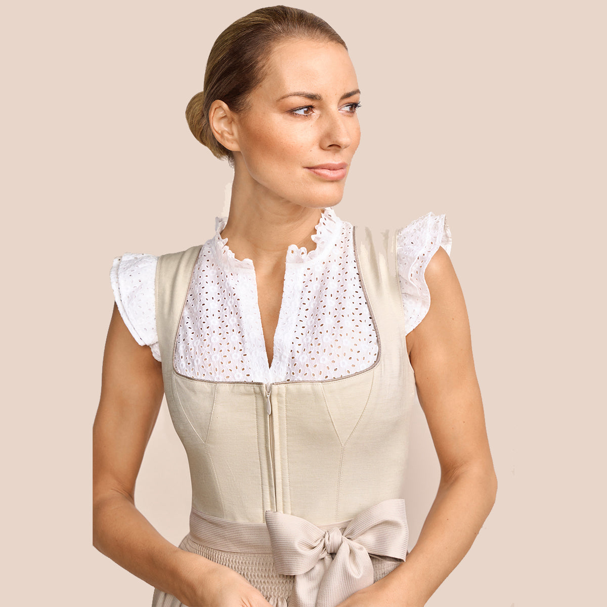 Krüger Dirndl Lillemor Beige Reißverschluss 70cm - Datschi Trachten