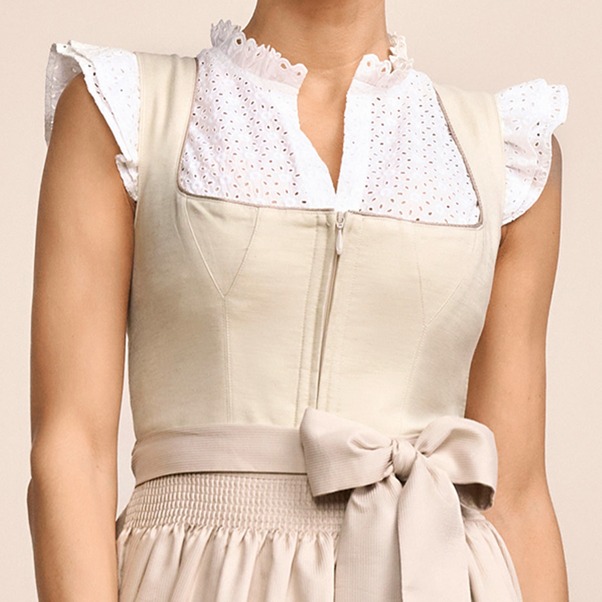 Krüger Dirndl Lillemor Beige Reißverschluss 70cm - Datschi Trachten