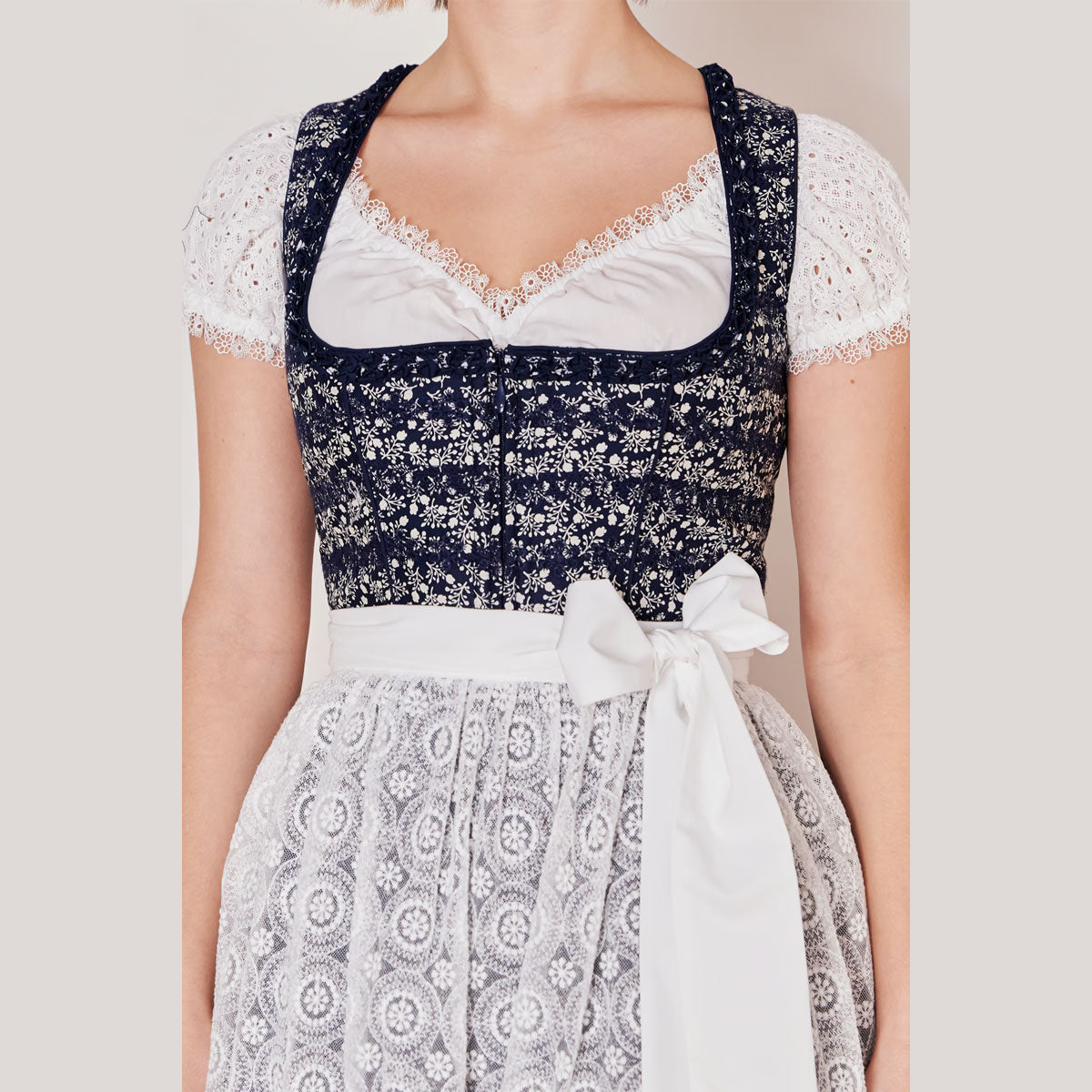 Krüger Dirndl Minna Marine Spitzenschürze 60cm