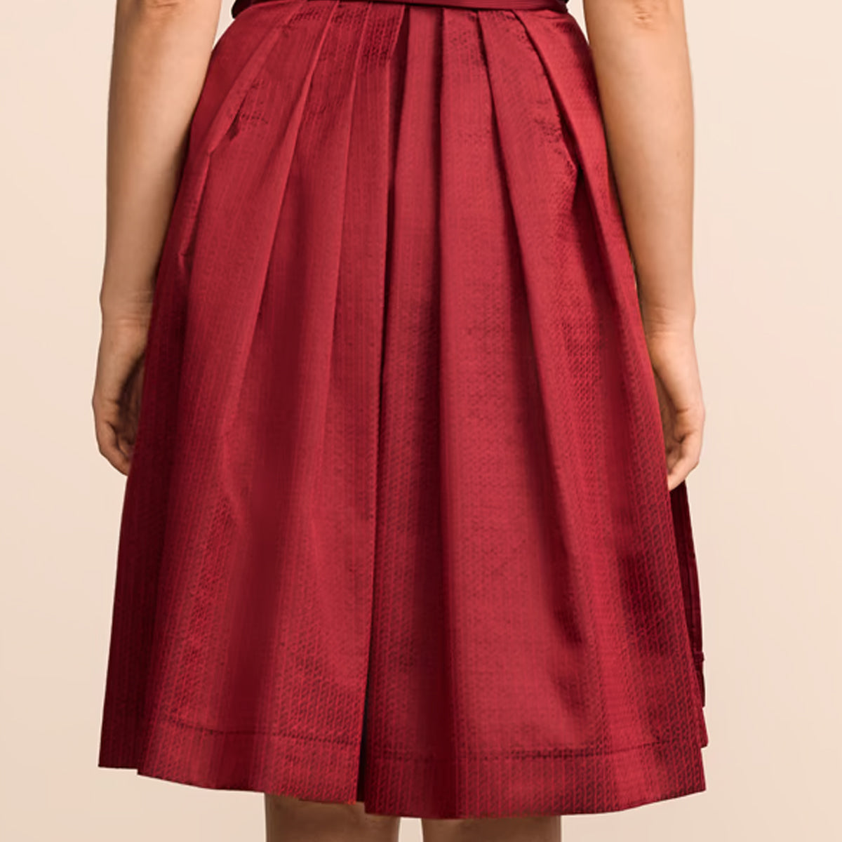 Krüger Dirndl Tia Rot Samt mit Reißverschluss 60cm