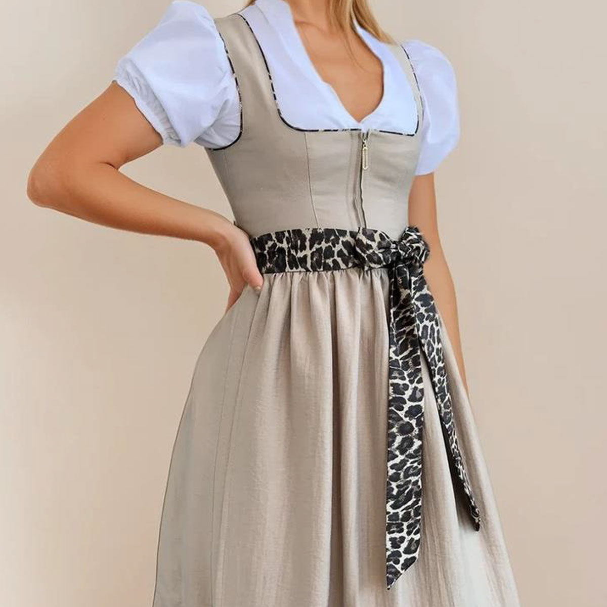 MarJo Dirndl Solea Leo Beige 65cm Kollektion Maxime Möckl