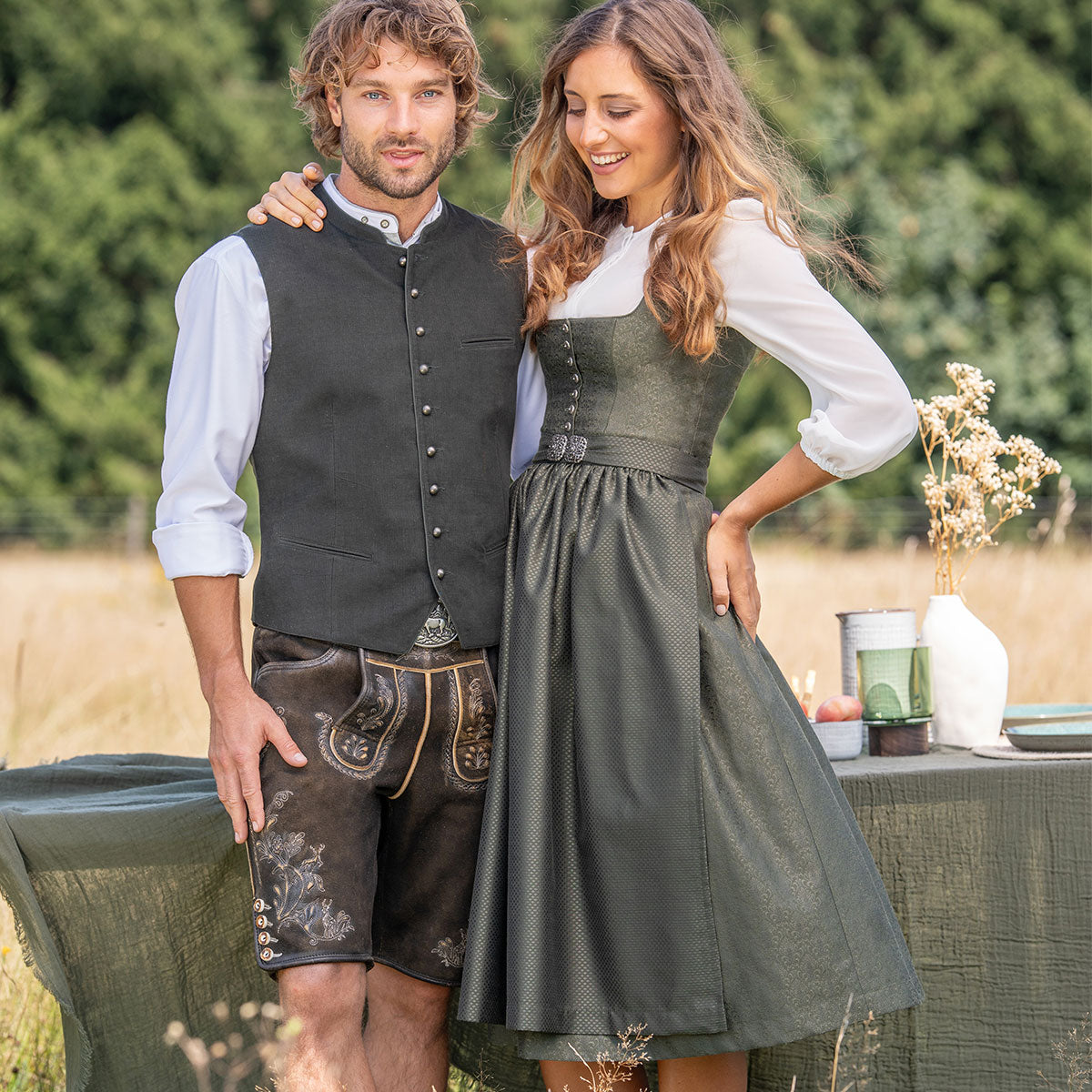 MarJo Dirndl Medlingen Olive/Grün Gerader Ausschnitt 70cm - Datschi Trachten