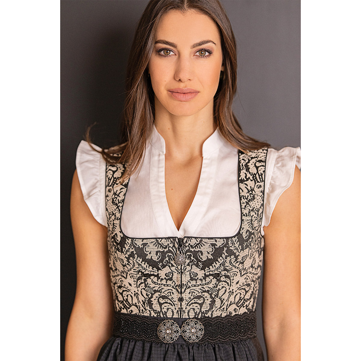 MarJo Dirndl Schöfweg Schwarz Florales Muster 65cm mit Beidseitige Eingriffstaschen im Rock und Elegant Design Dirndl Längentyp Midi (60-75cm)