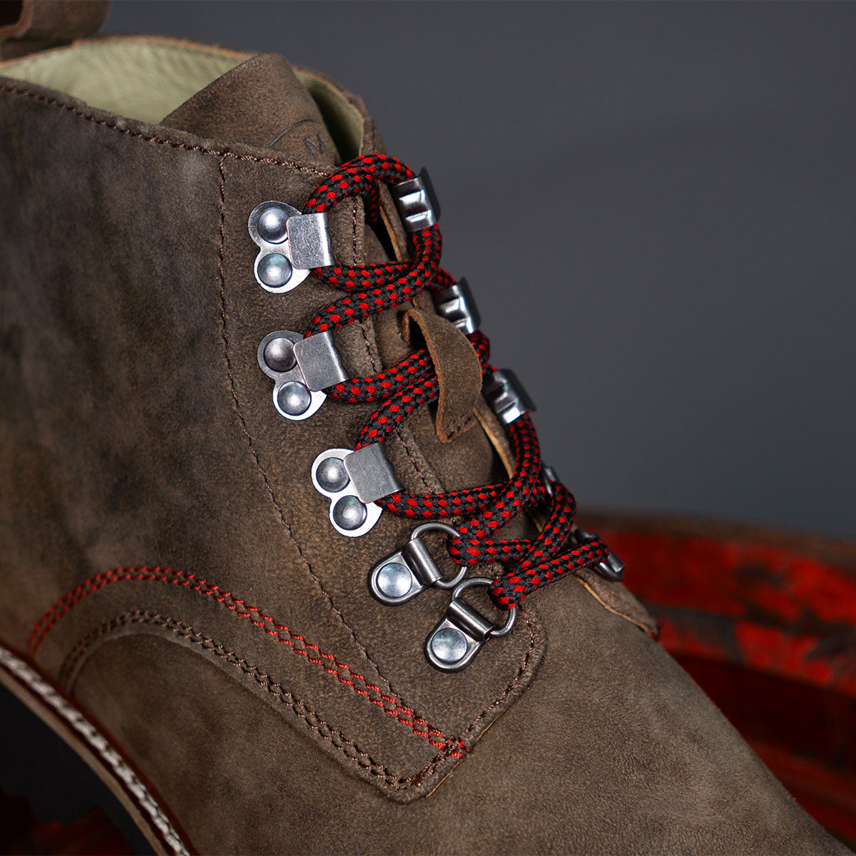 MeiSchua! Trachtenstiefel Rudl Braun Rot mit roten Schnürsenkel