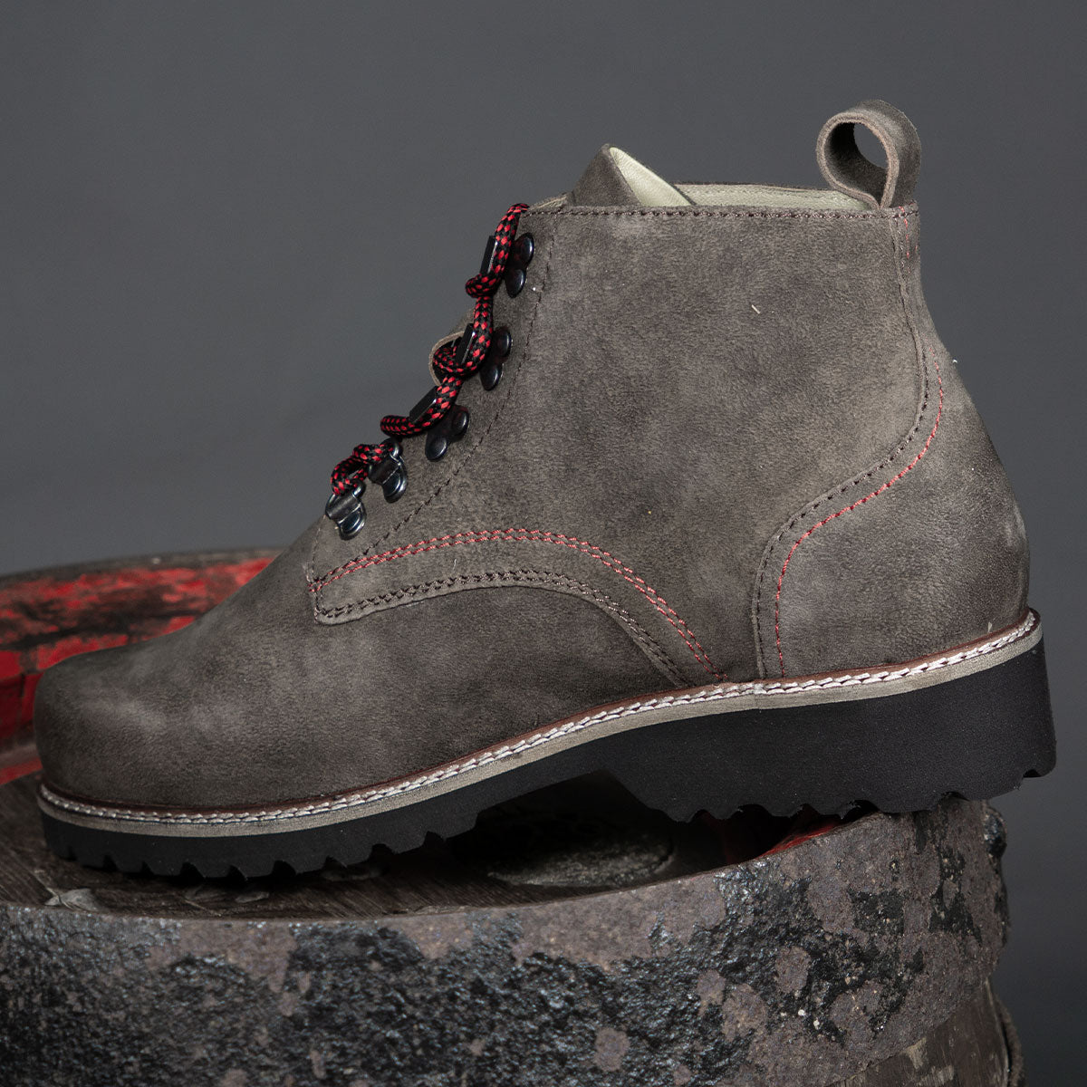 MeiSchua! Trachtenstiefel Rudl Marmor Rot mit roten Schnürsenkel