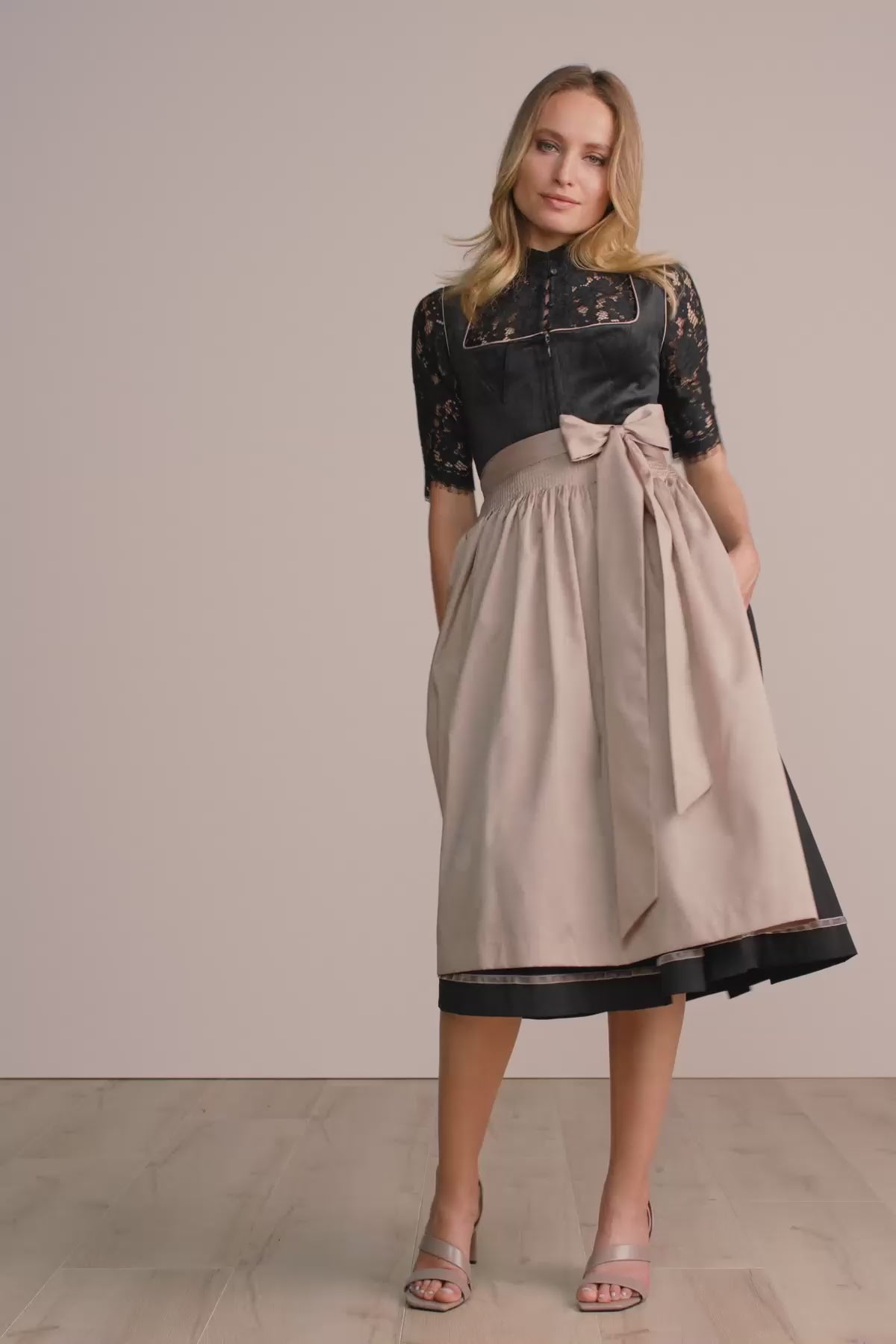 Krüger Dirndl Suzanne Beige Schwarz Video