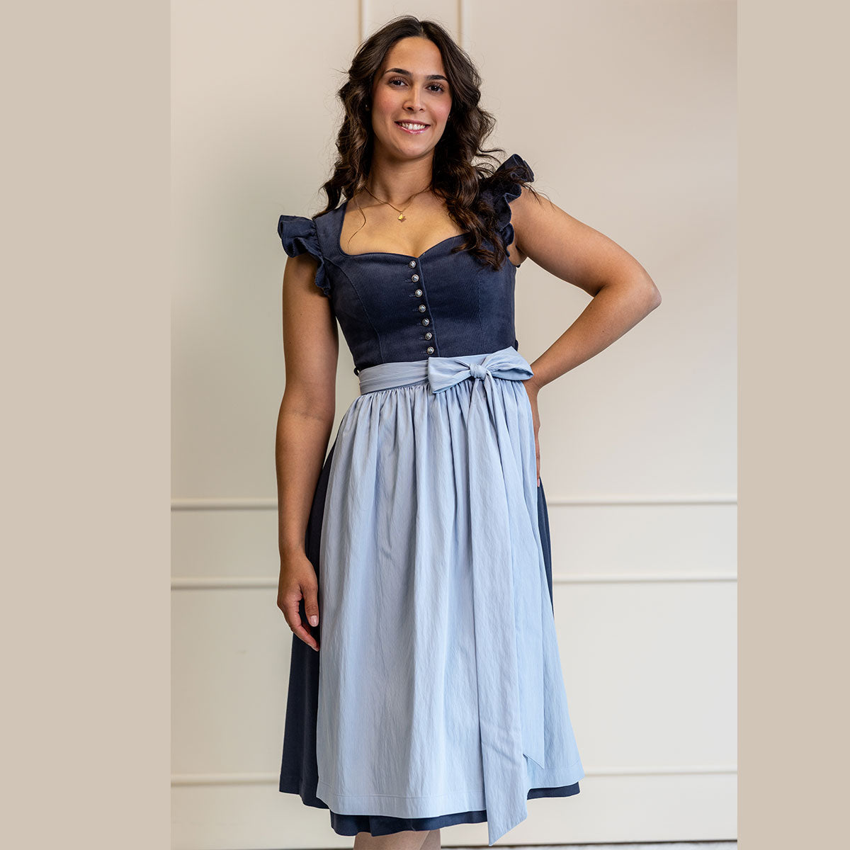 Teresa Bauer x MarJo Dirndl Navy Bloom 70 cm Marine Kollektion 2026