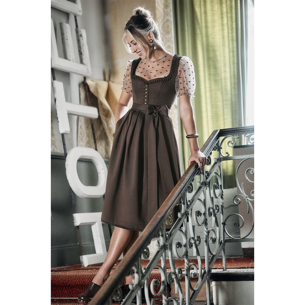 TREAM x Krüger Dirndl 70cm Koko Braun Knopfleiste Kollektion 2026