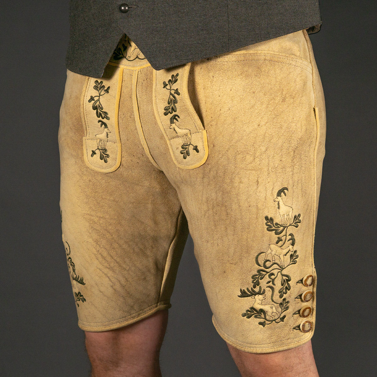 Hirschlederhose sämisch gegerbt in bester Qualität. Premium Lederhose für ein Leben lang