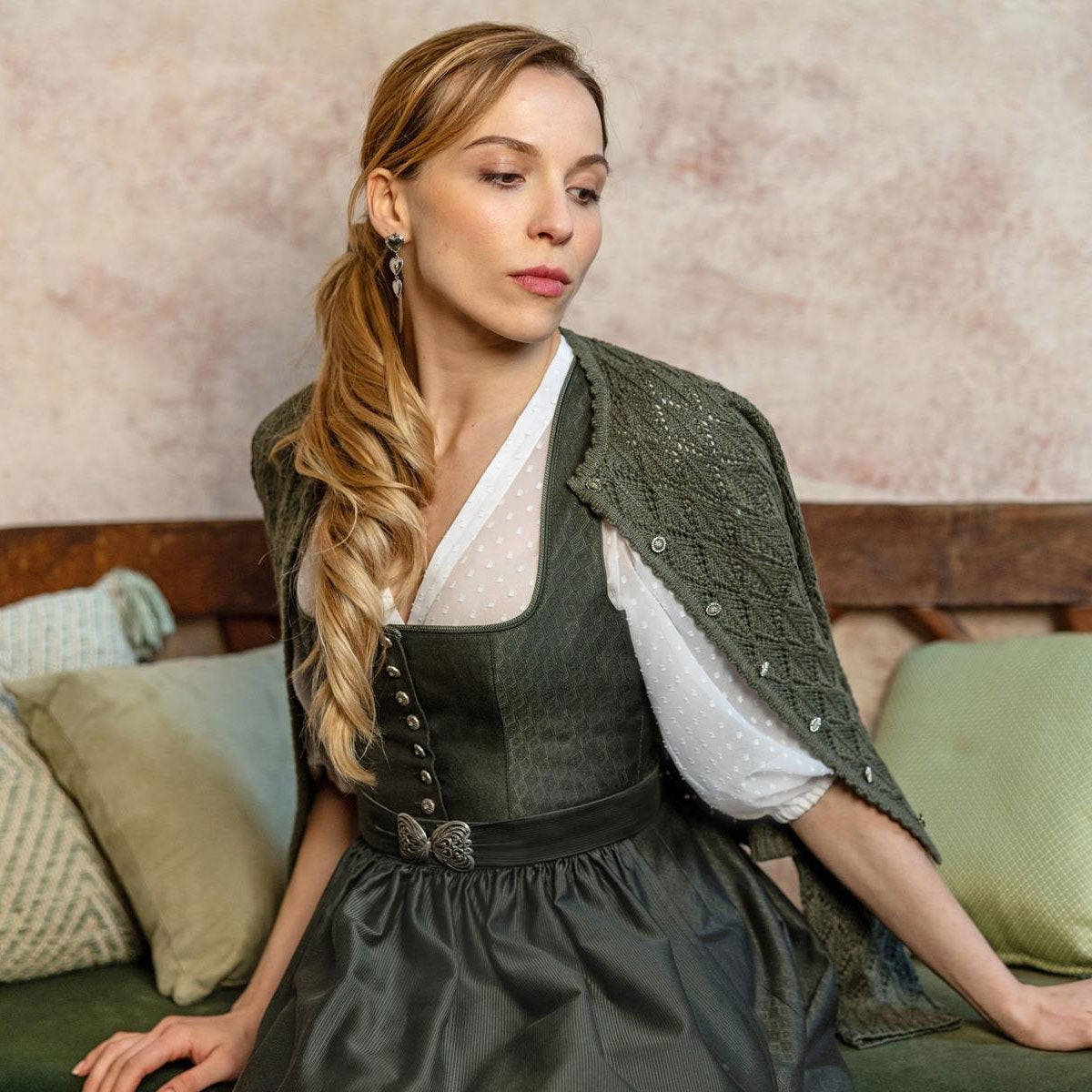 Günstige Dirndlblusen im Abverkauf bei Datschi Trachten. Schnapp dir im Sale ein reduziertes Stück