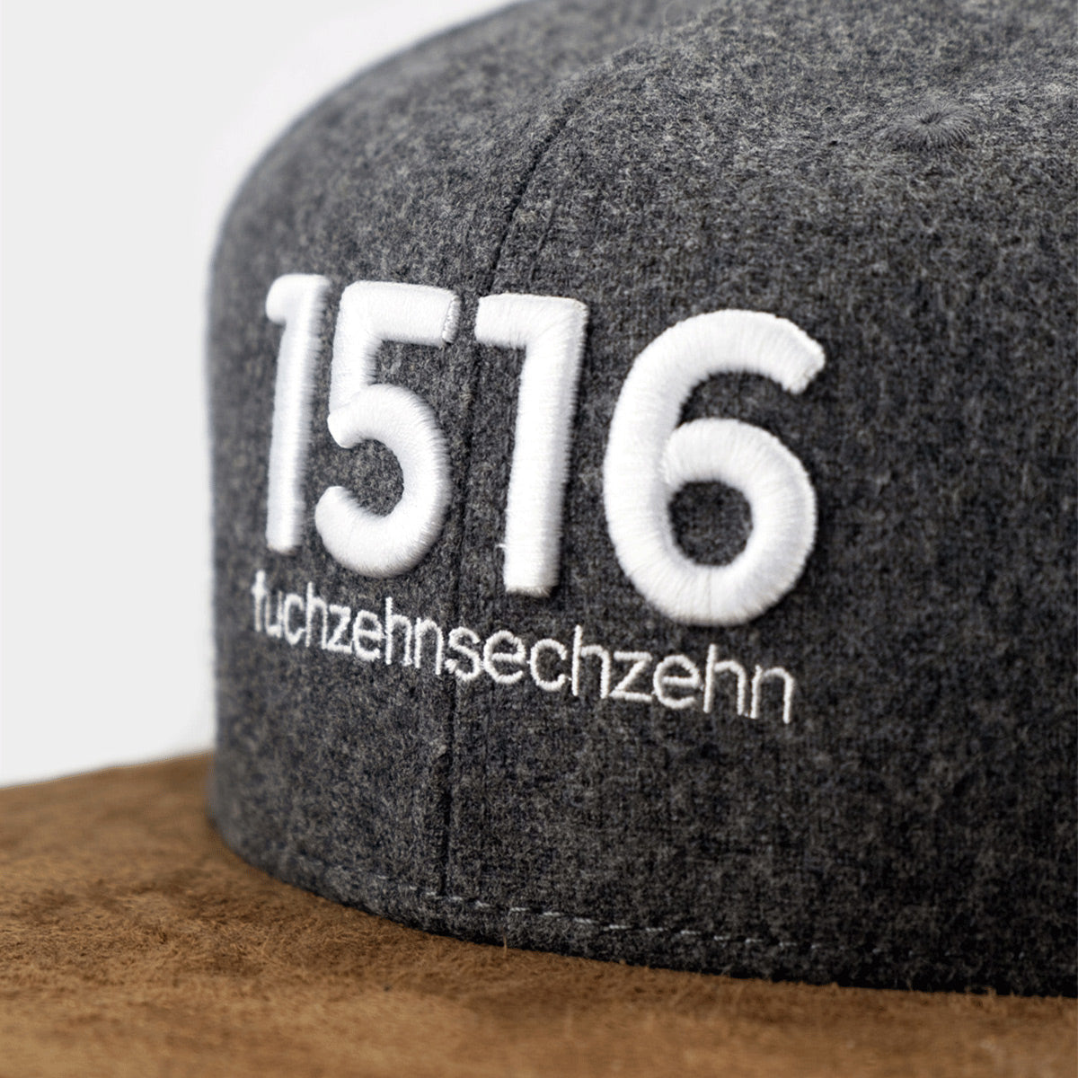 Cappellino Bavarian Caps Hopfinator – Marrone Scuro – 60% Cotone 40% Poliestere – Chiusura A Scatto