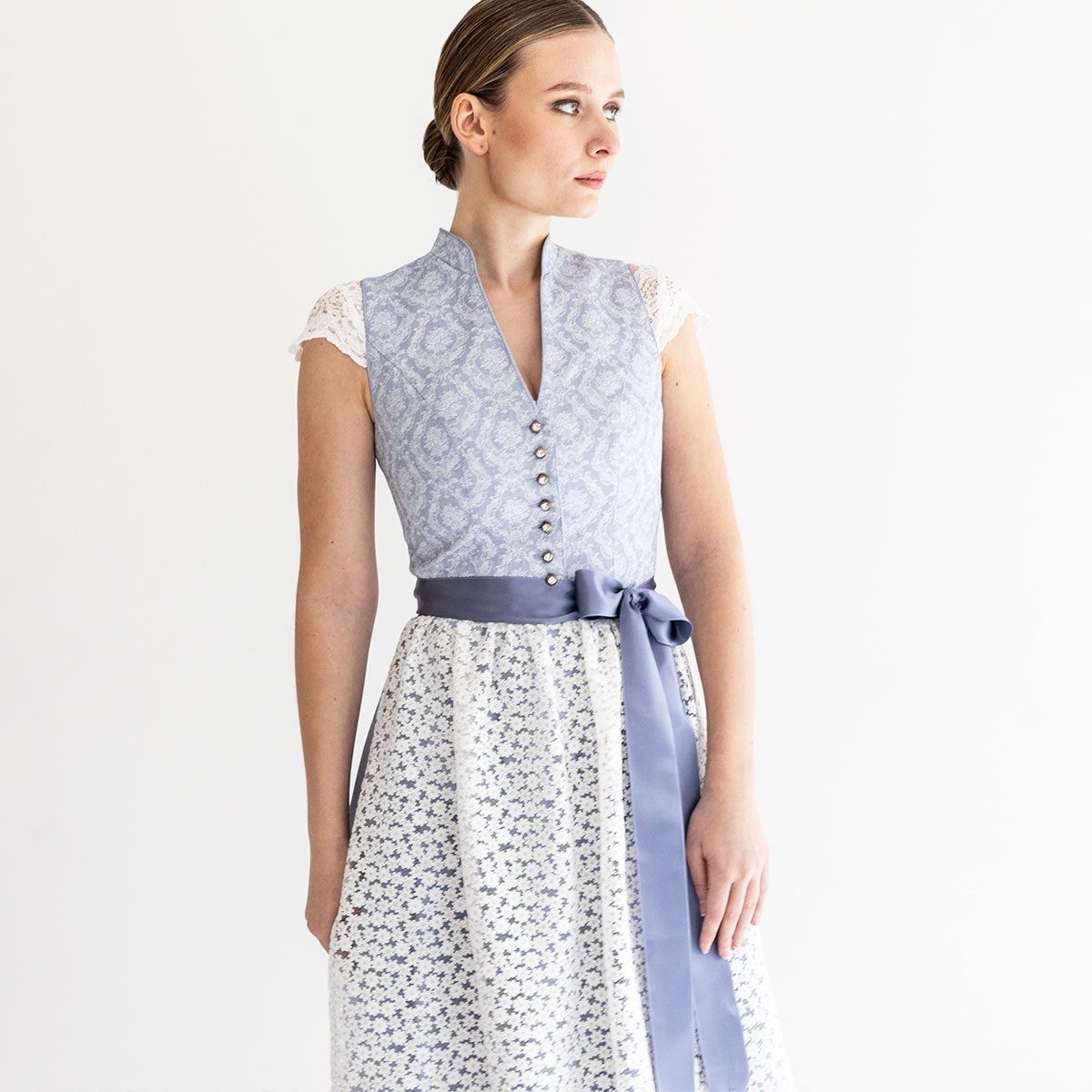Alpenfee Dirndl Lara Hellblau 60cm Hochgeschlossen Blumenmuster