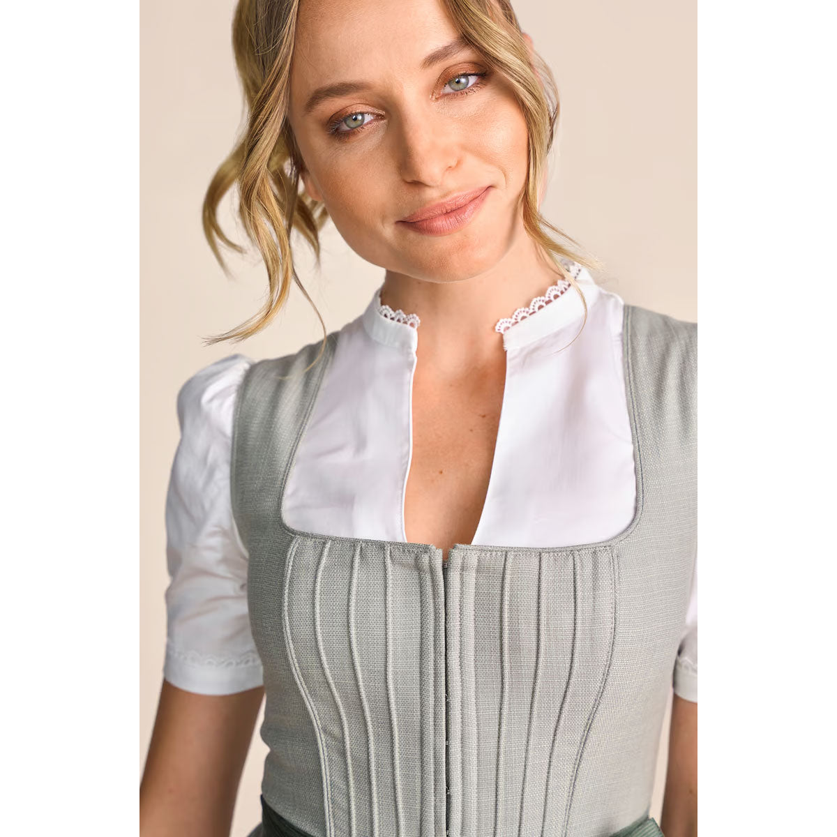 Krüger Dirndl Margit Grün 60cm Leinen Mieder - Datschi Trachten