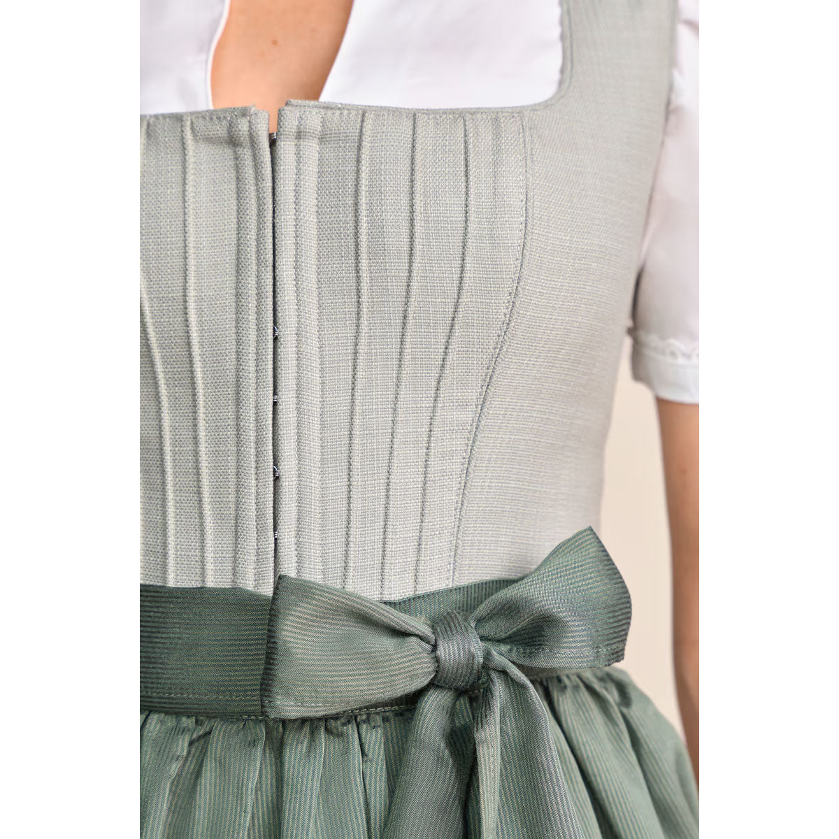 Krüger Dirndl Margit Grün 60cm Leinen Mieder - Datschi Trachten