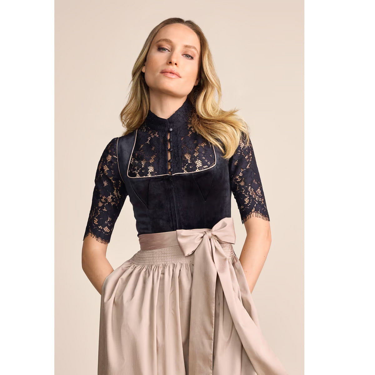 Krüger Dirndl Suzanne Schwarz Beige Samt 70cm