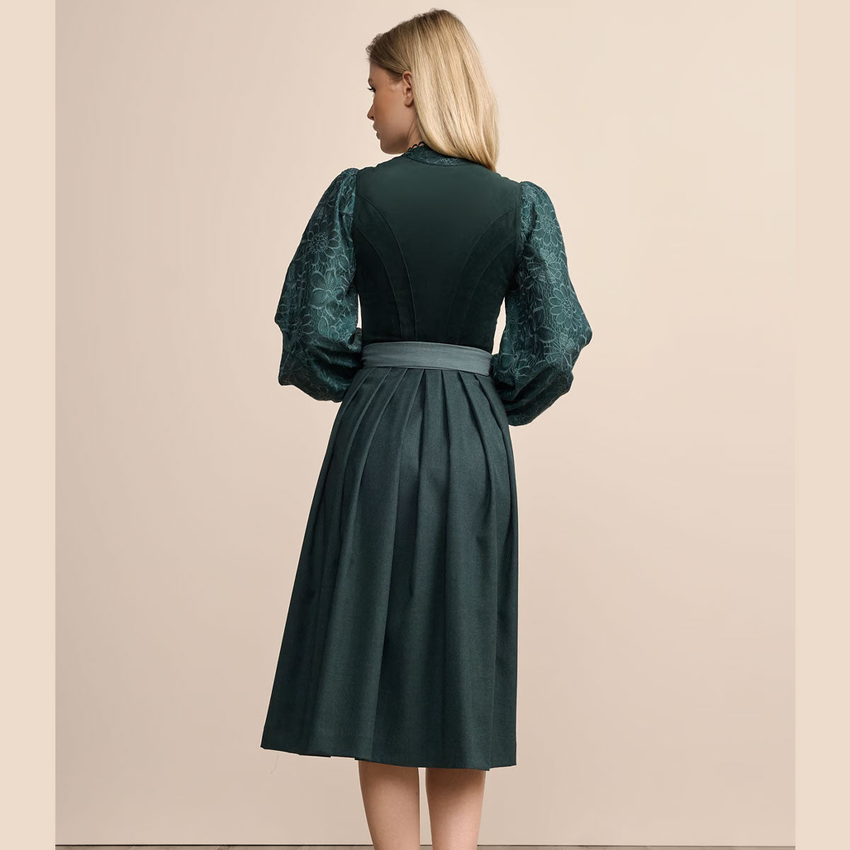 Krüger Dirndl Valera Tannengrün Herz-Ausschnitt 70cm