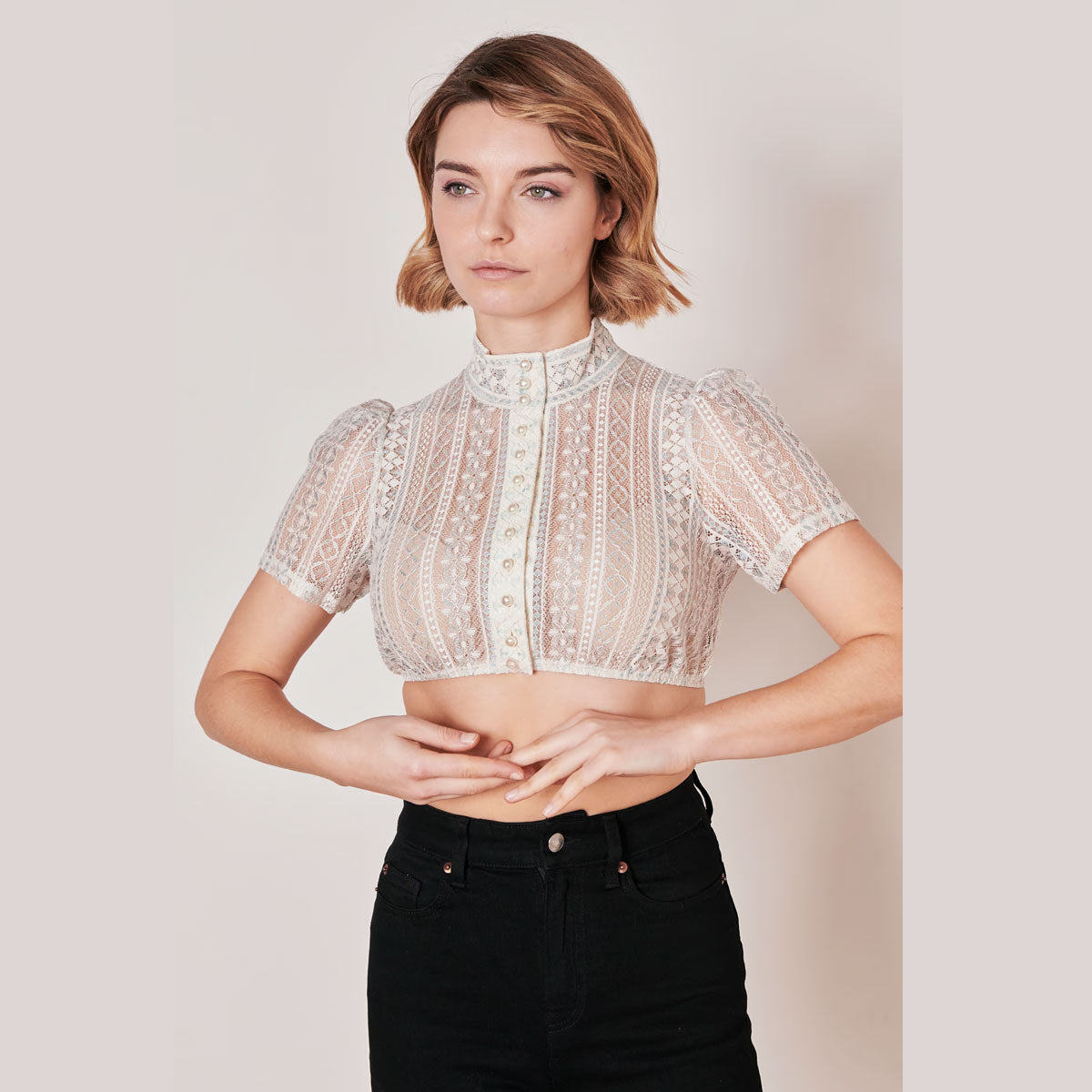Krüger Dirndlbluse Kali Beige Perlen Knopfleiste - Datschi Trachten