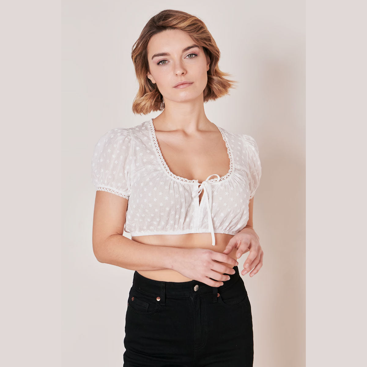 Krüger Dirndlbluse Sita Ecru Blumen Stickerei - Datschi Trachten