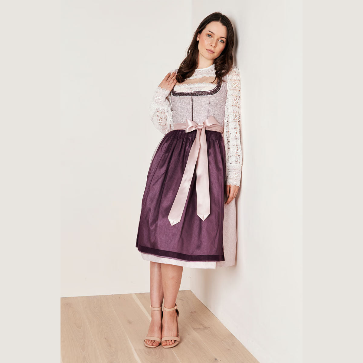 Krüger Dirndl Abriana Beere Perlenborte 70cm