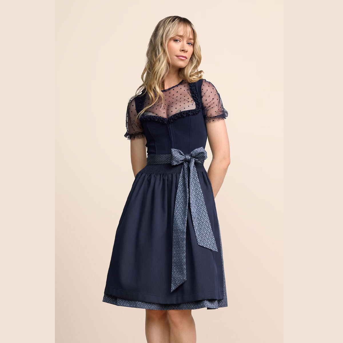 Krüger Dirndl Anica Blau Herz Ausschnitt 60cm - Datschi Trachten