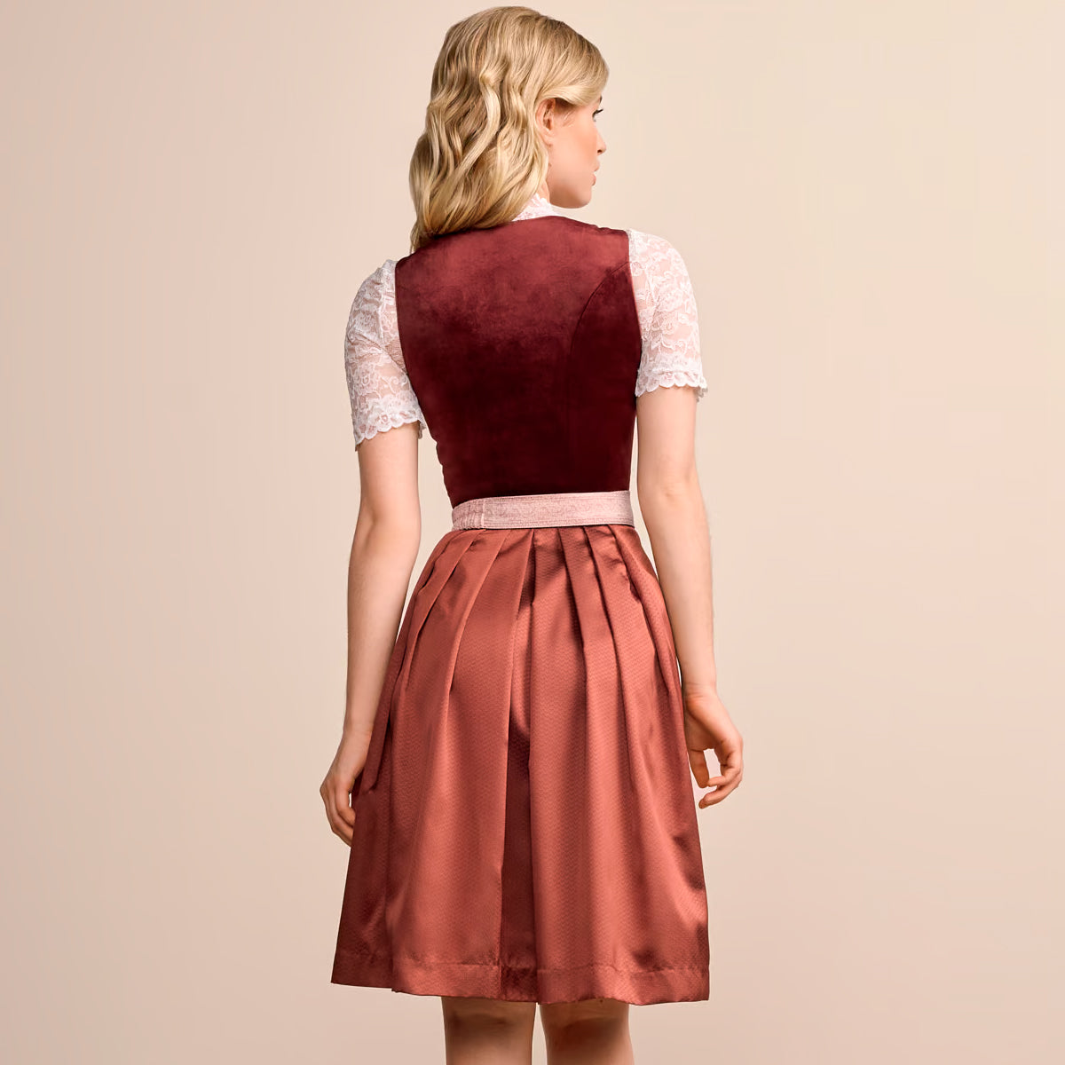 Krüger Dirndl Aurela Rot Samt Reißverschluss 60cm