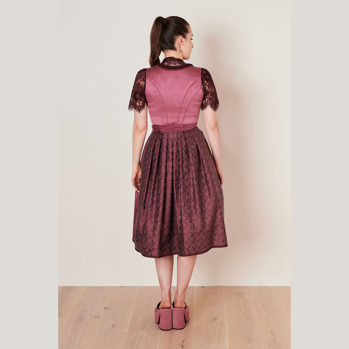 Krüger Dirndl Danila Pink mit Miederborte 70cm - Datschi Trachten