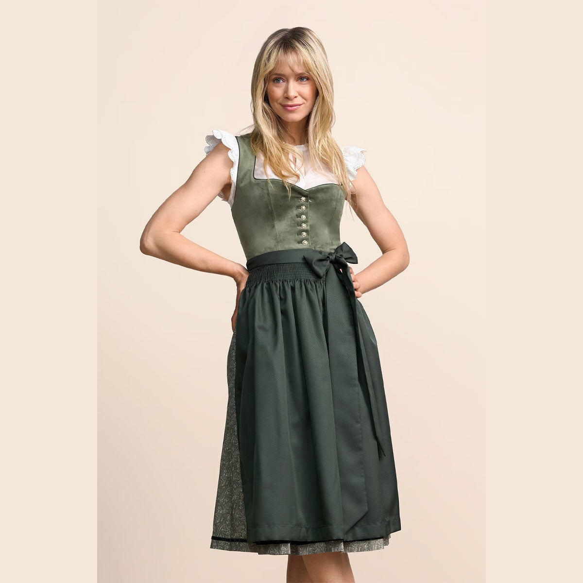 Krüger Dirndl Iny Grün Herz Ausschnitt 70cm - Datschi Trachten